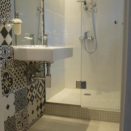 Corfu Quality Suite, Tranquility, Mountain & Sea Views Appartamento *